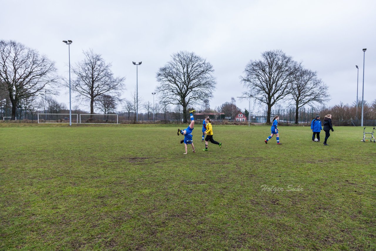 Bild 313 - C-Juniorinnen FSG-BraWie 08 - TuS Tensfeld : Ergebnis: 0:8